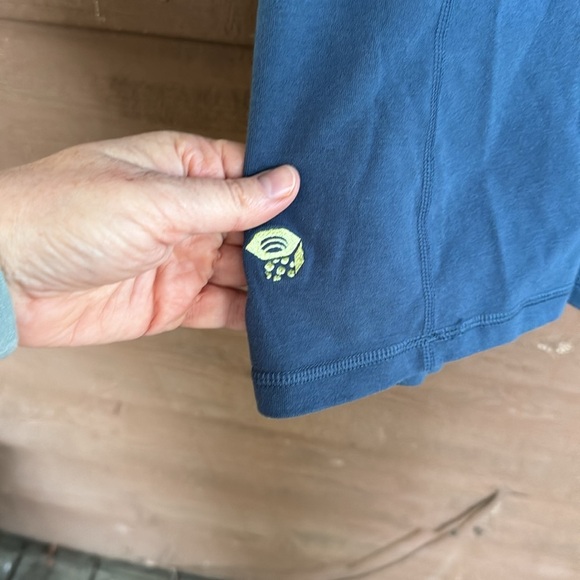 Mountain Hardware blue and green tank size large - Picture 4 of 5